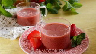 Смузи с авокадо и клубникой