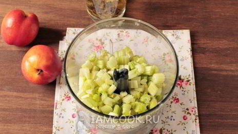 смузи с авокадо и сельдереем