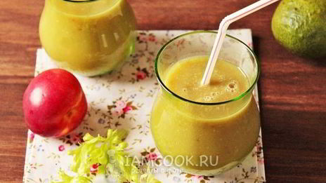 смузи с авокадо и сельдереем