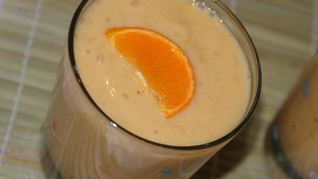 Смузи с хурмой и бананами