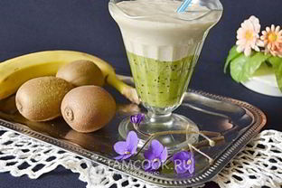 Смузи с киви и бананом
