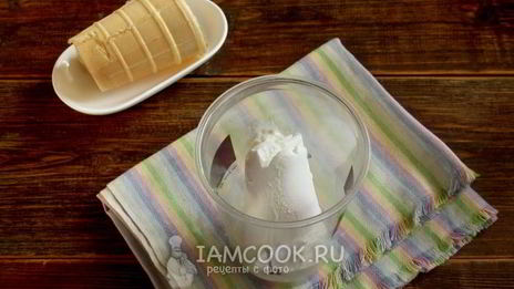 смузи с кокосовым молоком и черной смородиной