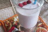 Смузи с малиной и творогом