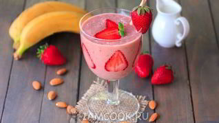 Смузи с миндальным молоком
