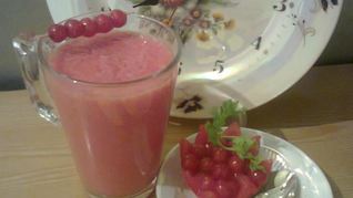 Смузи с помидором и смородиной