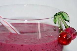 Смузи с темными ягодами