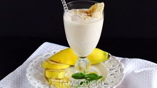 Смузи с творогом и бананом