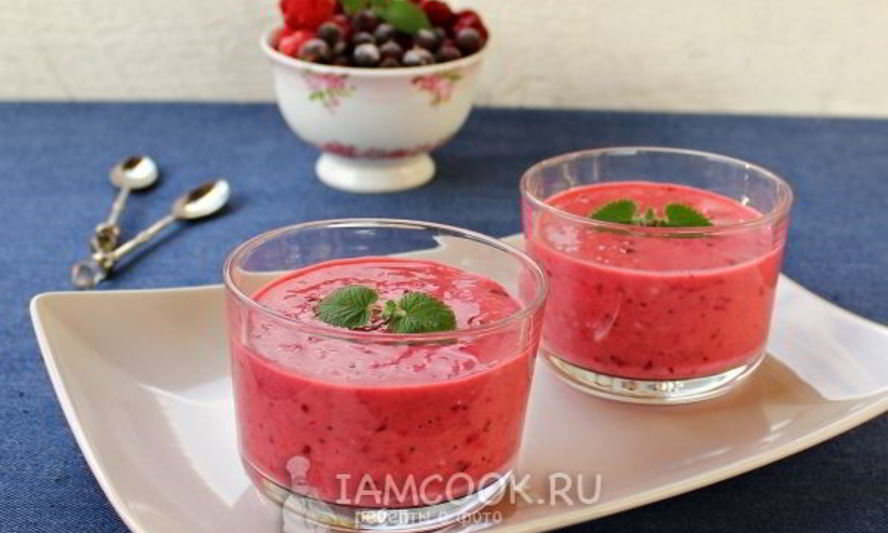 Рецепт смузи с ягодами, имбирем и овсянкой