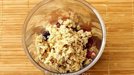 смузи с ягодами, имбирем и овсянкой