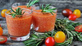 Томатный смузи с творогом и розмарином