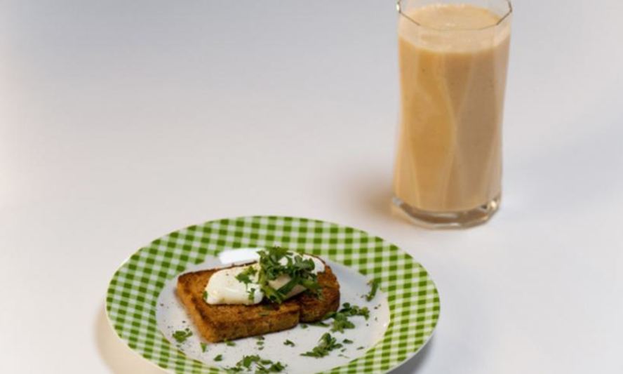 Рецепт цитрусовый смузи и тост с яйцом пашот