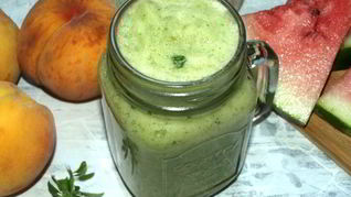 Яблочный смузи с кабачком и сельдереем