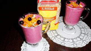 Ягодный смузи с овсяными хлопьями