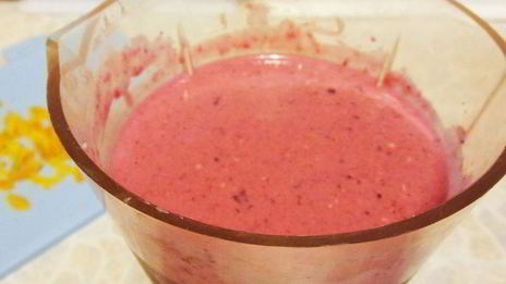 ягодный смузи с овсяными хлопьями