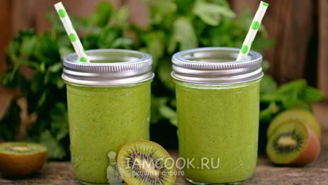 зеленый коктейль из сельдерея со щавелем