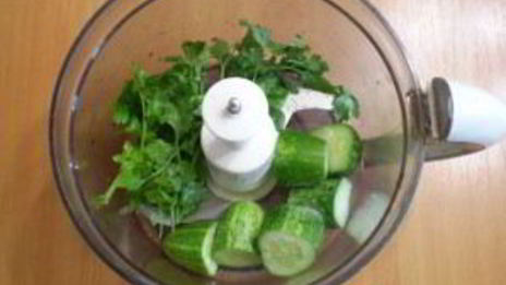 зеленый коктейль с огурцом