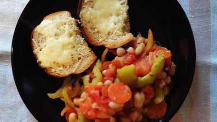 Салаты с фасолью