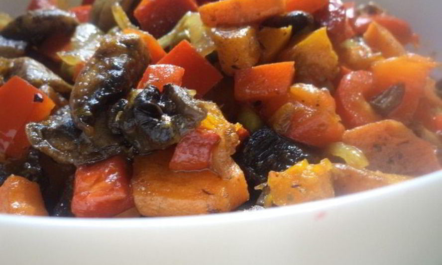 Рецепт горячий овощной салат с шампиньонами