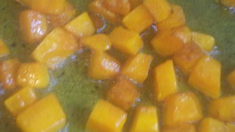 горячий овощной салат с шампиньонами