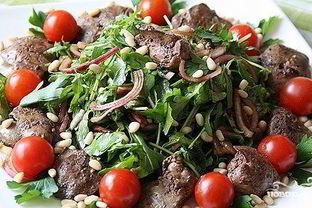 Горячий салат с куриной печенью