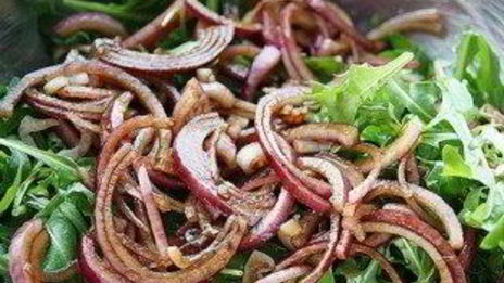 горячий салат с куриной печенью