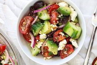 Греческий салат с авокадо