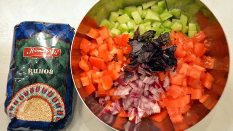 греческий салат с киноа