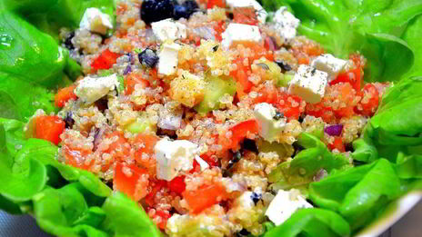греческий салат с киноа