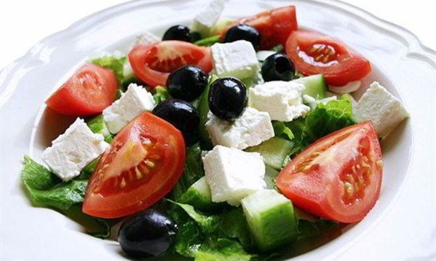 Рецепт греческого салата с красным луком