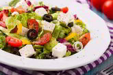Греческий салат с маслинами
