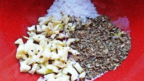 гречневый салат с овощами и салями