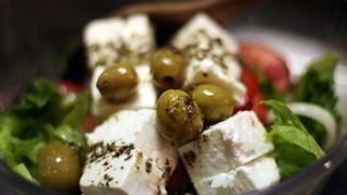 Салат греческий с оливками