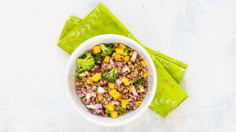 салат с гречкой, сладким перцем и броколли