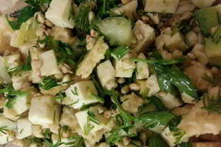 Салат с зеленой гречкой