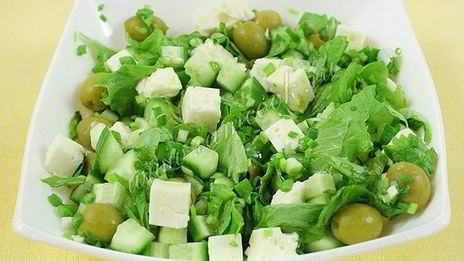 салат зеленый греческий с брынзой