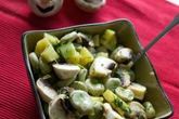 Картофельный салат с бобами и шампиньонами