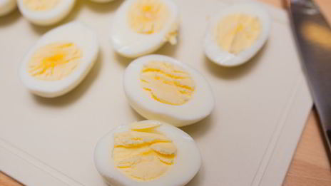 картофельный салат с копченой рыбой