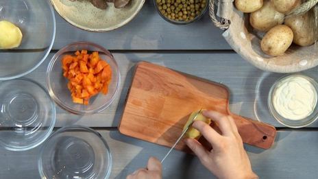 картофельный салат с куриной печенкой