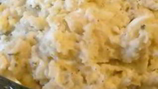 Картофельный салат с маринованными огурцами