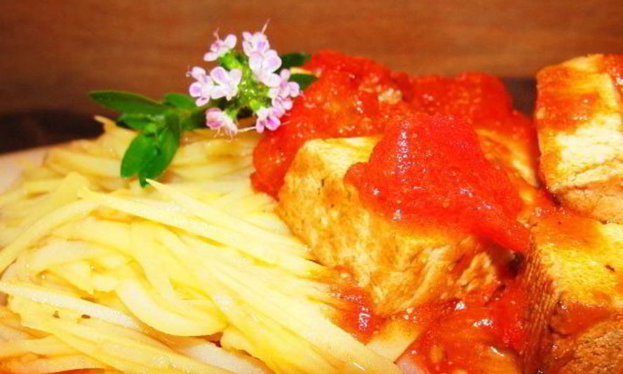 Рецепт салат картофельный азиатская нотка с копченым тофу в томатном соусе