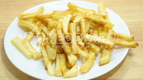 салат с картофелем фри новогодние мотивы