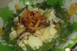 Салат с картофелем и грибами