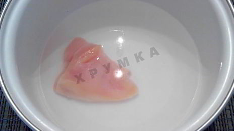 салат с картошкой фри и курицей