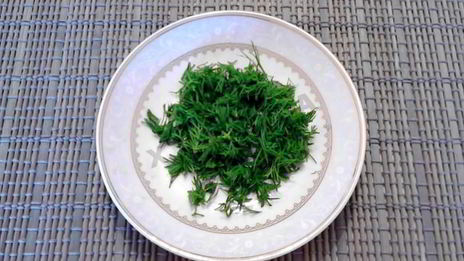 салат с картошкой фри и курицей