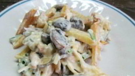 салат с молодым картофелем и индейкой