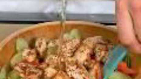 салат с молодым картофелем и курицей