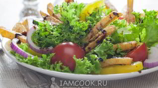 Салат с жареной картошкой соломкой