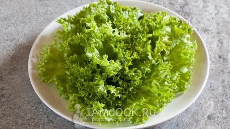 салат с жареной картошкой соломкой