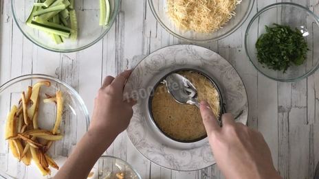 салат с жареной картошкой