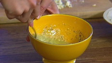 теплый салат с картофелем и беконом